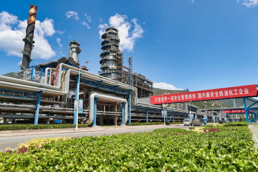 燕山石化大修期间延迟焦化装置高效完成多项重要改造，一次开车成功，燕山石化炼化一体化新流程贯通